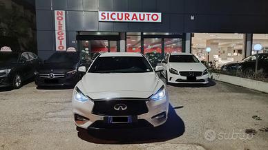 INFINITI Q30 2.2d Premium Tech AWD NAVI 360 PELL