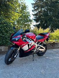 Yamaha r1