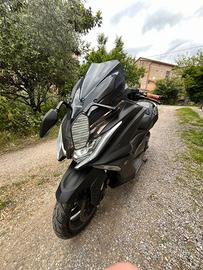 Kymco AK 550