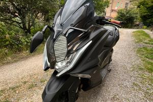 Kymco AK 550