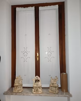 20 Serramenti in legno in condizioni perfette
