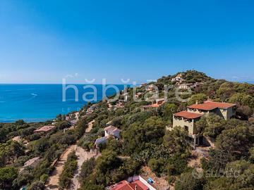Villa Unifamiliare panoramica immersa nel verde