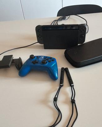 Nintendo Switch + controller Hori + Custodia