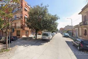 Laboratorio con bagno a falconara marittima