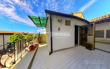 CASA SINGOLA SU DUE PIANI