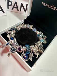 Bracciale moments Pandora con chiusura blu