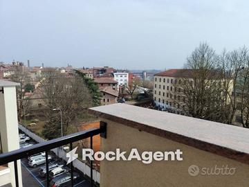 Appartamento di 129 m² con 4 locali e box auto a P