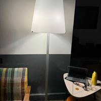 Piantana design Fontana Arte anni ‘70