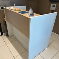 scrivania fronte office