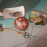 Lotto di oggetti in ceramica smaltata