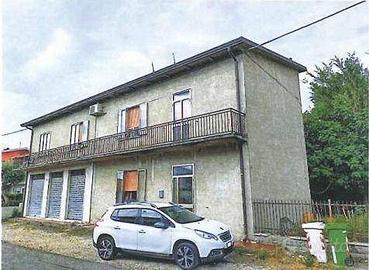 Immobile in asta di 327 m² con 5 locali e box auto