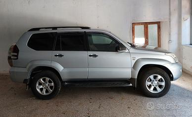 TOYOTA LAND CRUISER
