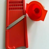 Mandolina e grattugia  con salvadita