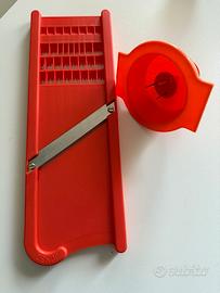 Mandolina e grattugia  con salvadita