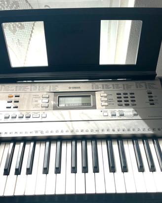 Tastiera musicale yamaha 353