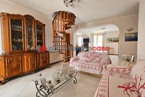 San Nicolò - Luminoso 6 Vani su 2 Livelli