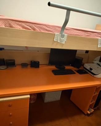 Letto a soppalco con scrivania