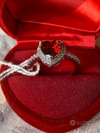Anello tipo solitario zirconi cuore