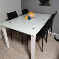tavolo allungabile in vetro temperato, come nuovo