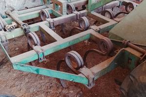 Erpice coltivatore estirpatore