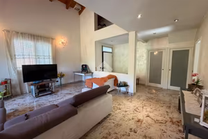 CASA INDIPENDENTE A QUATTRO CASTELLA