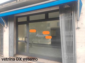 Dismetto VETRINE NEGOZIO,  come nuove