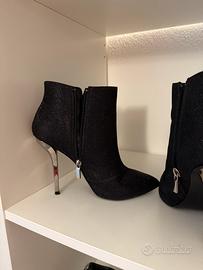 Stivaletto nero con brillantini