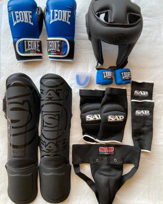 KIT ABBIGLIAMENTO MUAY THAI 8-10 ANNI TAGLIA S