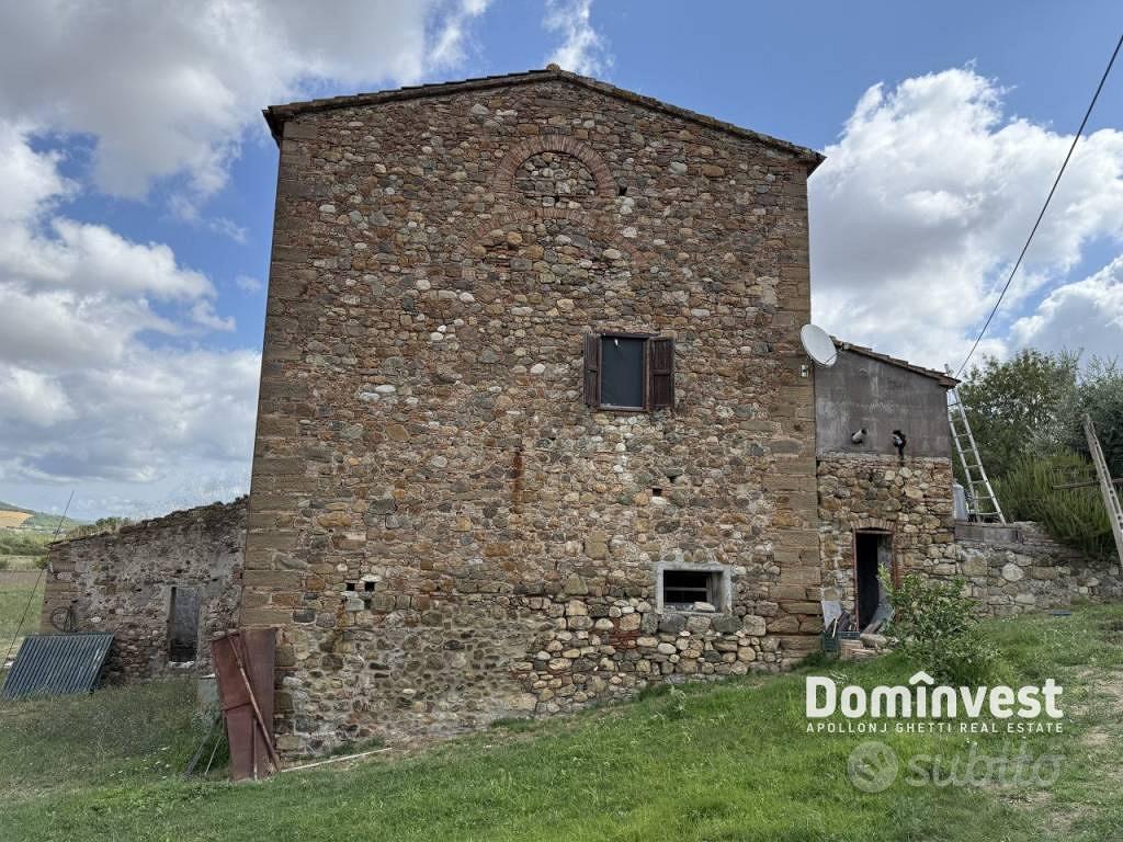 Rustico / Casale di 700 m² con più di 5 locali a M - Vista 5