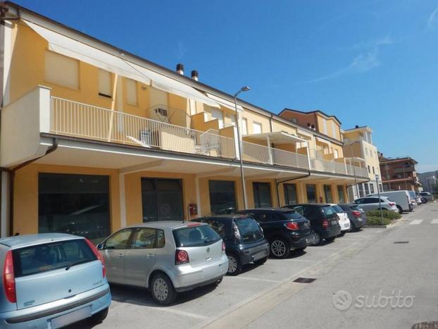 Ufficio con magazzino a Porto San Giorgio (FM)