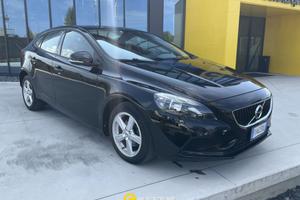 VOLVO V40 D2 Momentum