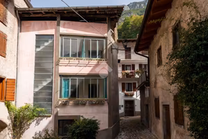 CASA INDIPENDENTE A VALLARSA