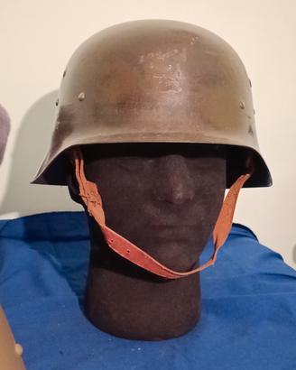 WWII elmetto tipo Tedesco Z42 produzione Spagnola