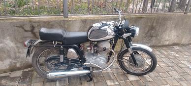 MV Agusta 250 bicilindrica 