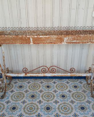 ANTICO PORTA VASI, Fioriera in ferro battuto.