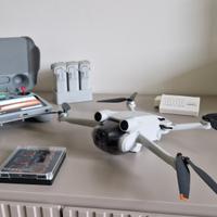 dji mini 3 pro con 3 batterie e accessori 