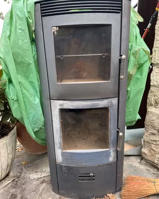Stufa a legna con forno integrato