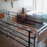 Letto sanitario con materasso ad aria