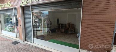 CONDIVISIONE SPAZIO COMMERCIALE 