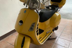 Vespa gtsi 250