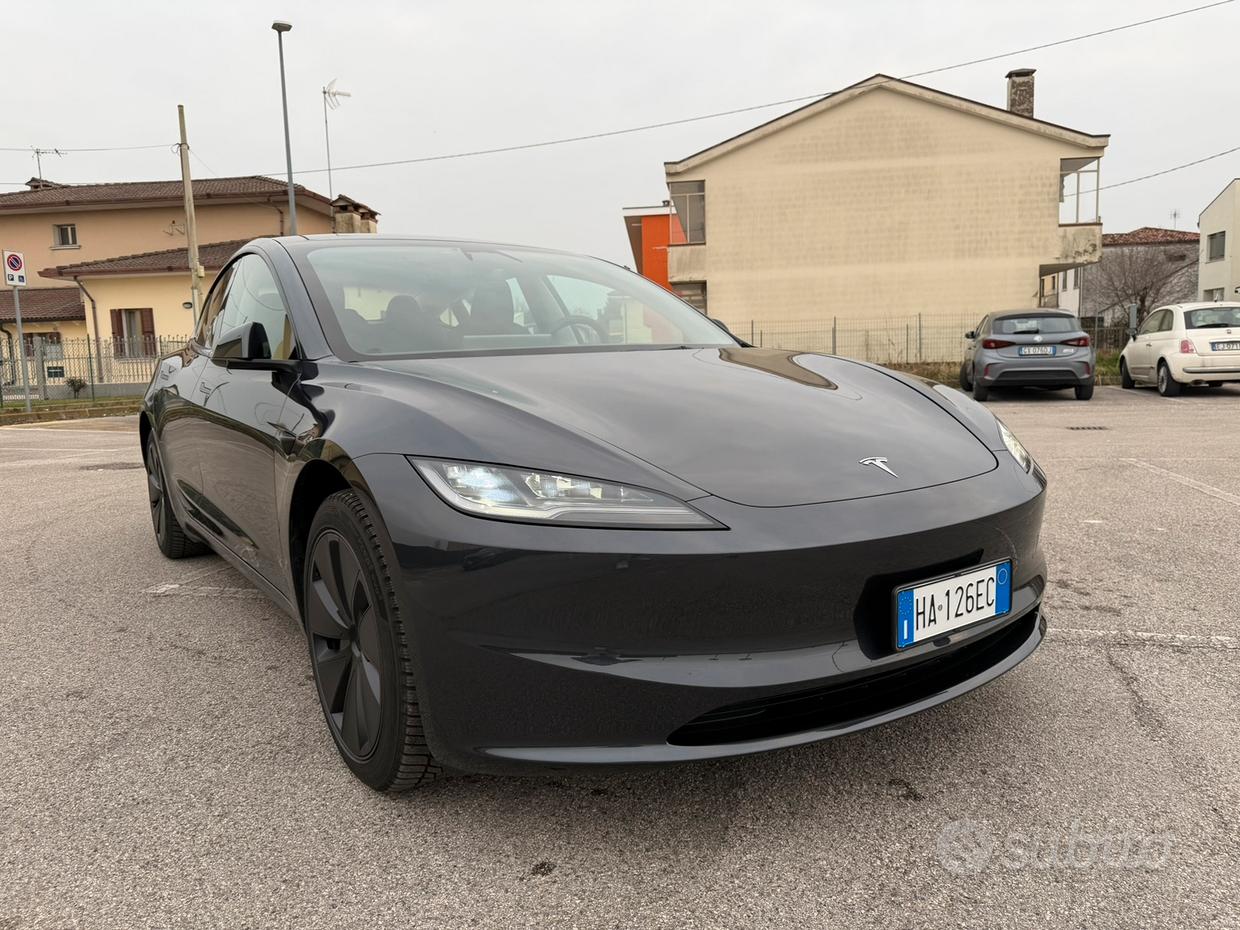 TESLA Model 3