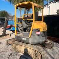 Mini escavatore Volvo ECR 28