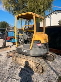 Mini escavatore Volvo ECR 28
