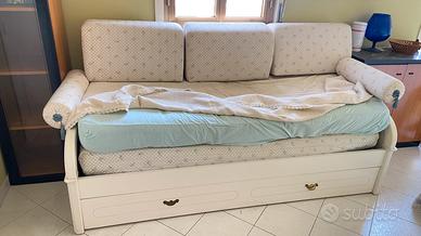 Letto doppio con struttura divano