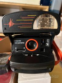 Macchina fotografica polaroid 600