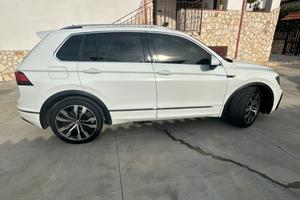 Tiguan R line  2000 cc 150cv