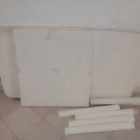 Tavolo in resina bianco allungabile con sei piedi