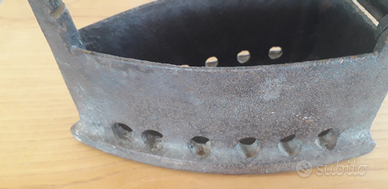 Ferro da stiro antico