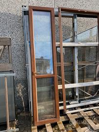 Infisso in pvc colore noce 