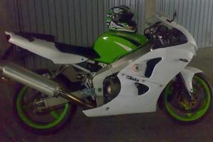 Kawasaki zx6r 1999